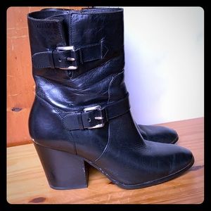 MICHAEL KORS BLACK ANKLE BOOTS.  7.5